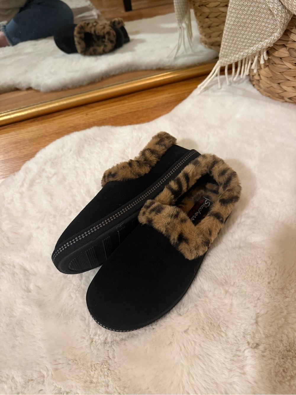 Women’s Sketchers Black and Leopard Cozy Campfire Slippers - Picture 3 of 7